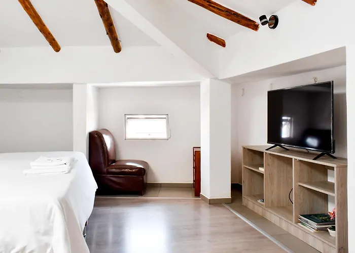 Y "el Puma" Hotel 2*